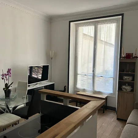 Paris, Superbe Tres Calme Apartament *